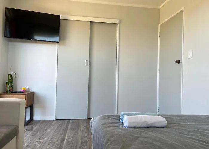 Gasthof 4 Beds Including 2 Double Beds, 1 Single Bed, And 1 Double Sofa Bed In A Small 1 Bedroom And 1 Lounge No Kitchen Only Fridge, Microwave 3*